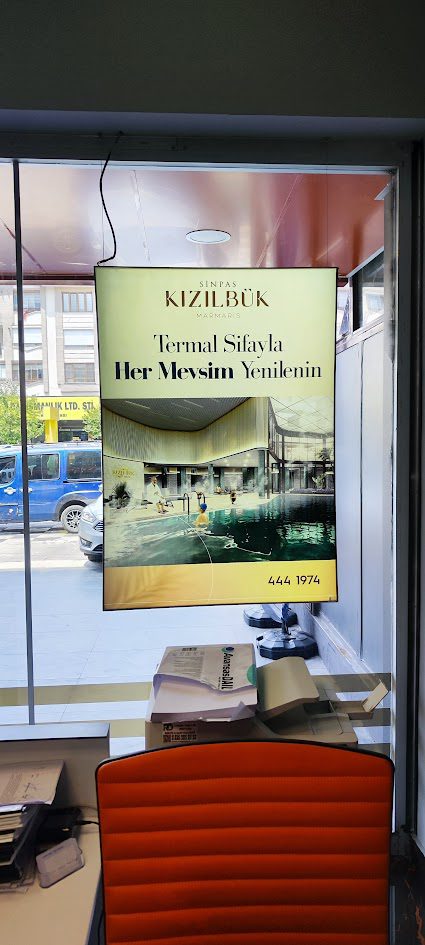 vitray reklam tabela lightbox orumcek stand rollup branda folyo baski uygulama 165