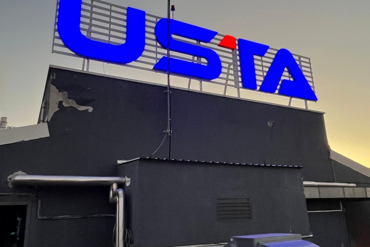 USTA ışıklı çatı tabelası uygulaması Ankara